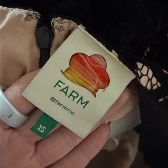 Elegant Black Lace Dress - Picture 7 of 9